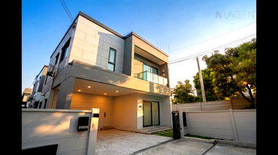 บ้านเดี่ยว สนามบินสุวรรณภูมิ : ขายบ้านเดี่ยว โครงการ เซนโทร บางนา 2 ชั้น 3 ห้องนอน 3 ห้องน้ำ