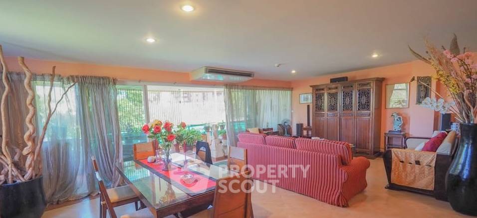 picture 2-BR Condo 203 Sqm Executive Residence 4, Phratamnak (ID 2901071) - 3/7