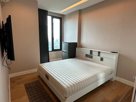 A033218 Equinox Phahol - Vibha