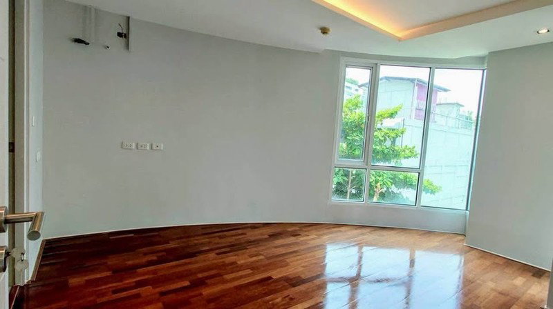 รูป A034137 Beverly 33 - รูปที่ 6/8