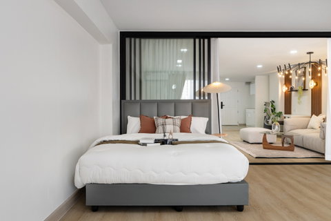 R197 🏙️✨ ขายคอนโดห้องมุมใหญ่พิเศษ  The Royal Vibhavadi ใกล้ SRT วัดเสมียนนารี เพียง 2,670,000 บาท