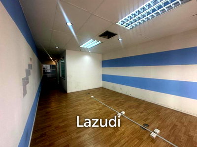 Office for rent : 50 sqm office for rent at 253 Asoke Building Khlong Toei Nuea Bangkok