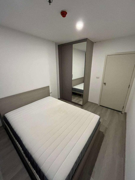 picture A033945 Elio Sathorn - Wutthakat - 1/8