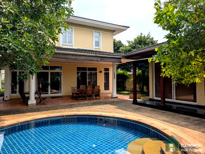 Houses for sale : Baan Ladprao Village l Detached Family Home 3 Bed with Private Pool