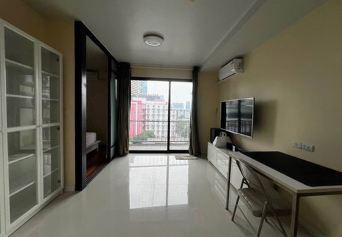 Le Cote Sukhumvit                     14 