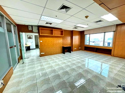 สำนักงาน ถนนรัชดาภิเษก : ขายออฟฟิศ Forum Tower ห้วยขวาง รัชดา 2 ยูนิต 43 + 50 ตรม 3.6 + 4.2 ล้าน เท่านั้น