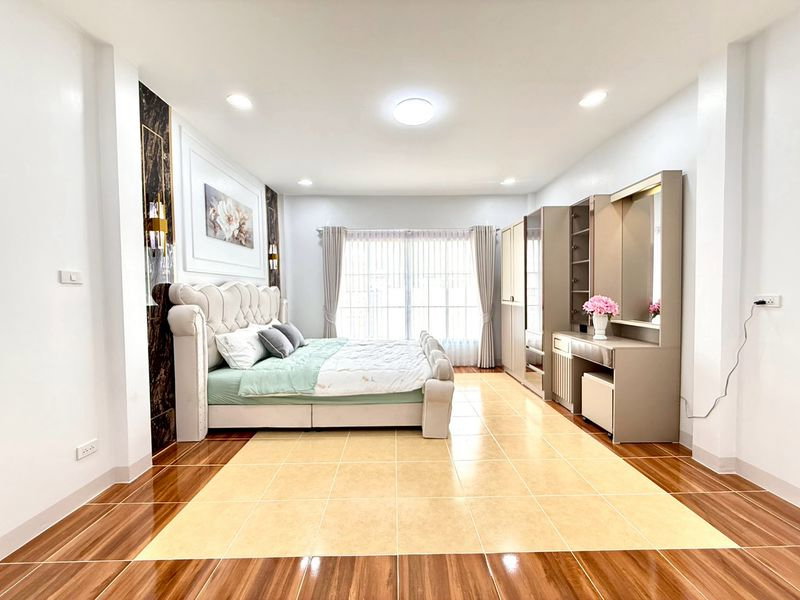 รูป ขายบ้านเดี่ยวหลังใหญ่สวยหรู พื้นที่เยอะ 4 ห้องนอน แหลมฉบัง ศรีราช - รูปที่ 15/20