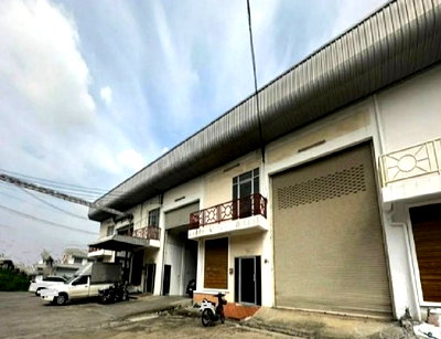 เช่าโรงงาน บางพลี สมุทรปราการ : ให้เช่าโกดัง โรงงาน พร้อมสำนักงาน / ซอยยิ่งเจริญ / บางปลา บางพลี / โกดัง 2 ชั้น พื้นที่ใช้สอย 600 ตารางเมตร ทำเลดี รถใหญ่ รถเทรลเลอร์ เข้าออกได้