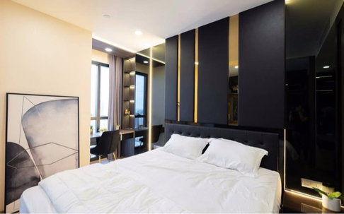 S65 Condo for rent: Ashton Chula - Silom. Beautiful unit, available now. Near MRT Samyan.