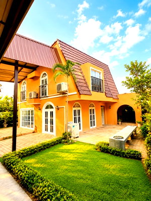 เช่าบ้านเดี่ยว รร.เตรียมอุดมศึกษาน้อมเกล้า  : รพ.เกษมราษฎร์ สุขาภิบาล3 700 ม. 107 ตร.ว. 320ตร.ม. รามคำแหง110-120 ใกล้ MRTสัมมากร 400 ม. บ้านเดี่ยว 2ชั้น 3-4นอน 2น้ำ