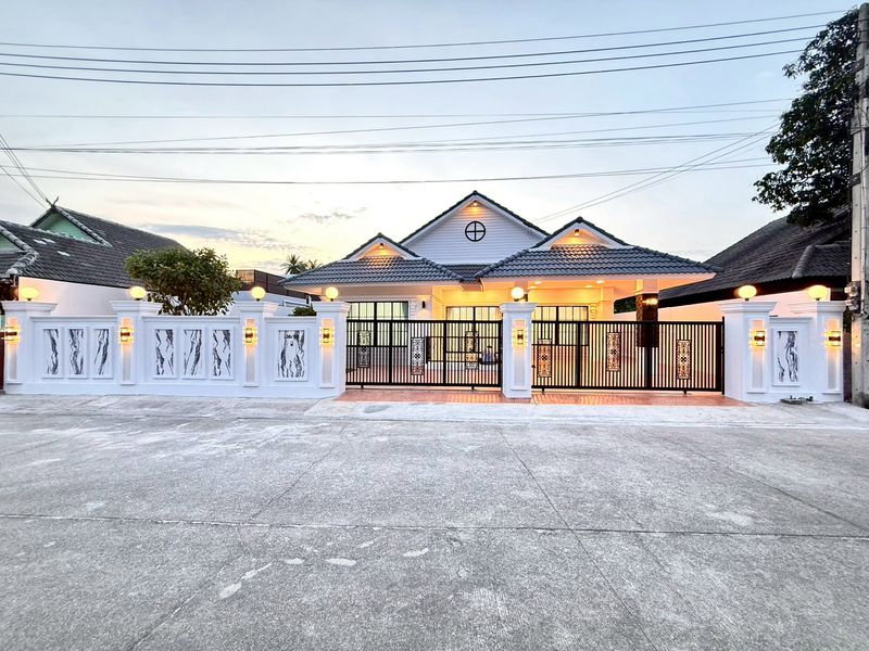รูป ขายบ้านเดี่ยวหลังใหญ่สวยหรู พื้นที่เยอะ 4 ห้องนอน แหลมฉบัง ศรีราช - รูปที่ 4/20