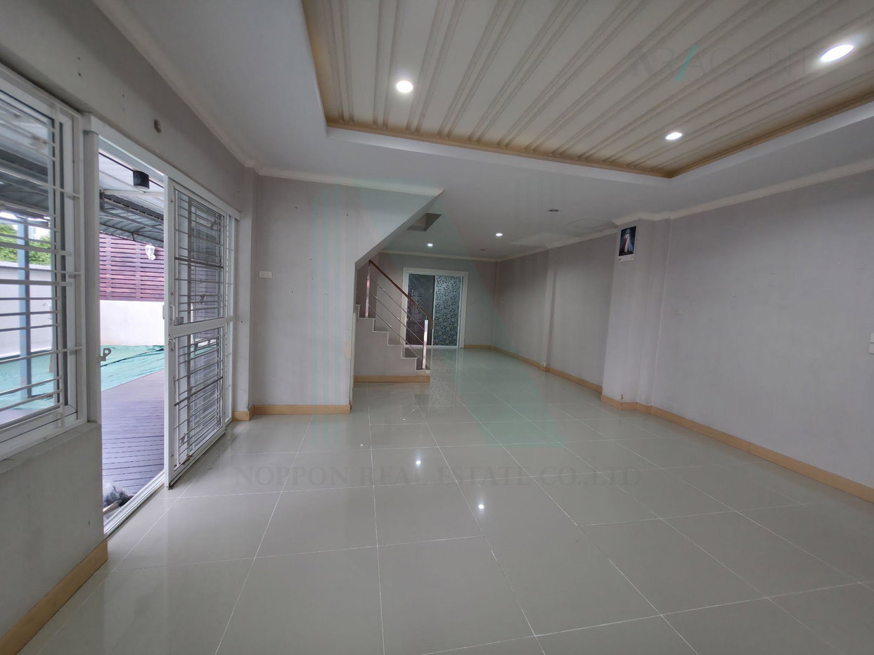 รูป ขายทาวน์เฮาส์ โครงการ รัชธานี 10 3 ชั้น 3 ห้องนอน 4 ห้องน้ำ - รูปที่ 4/8
