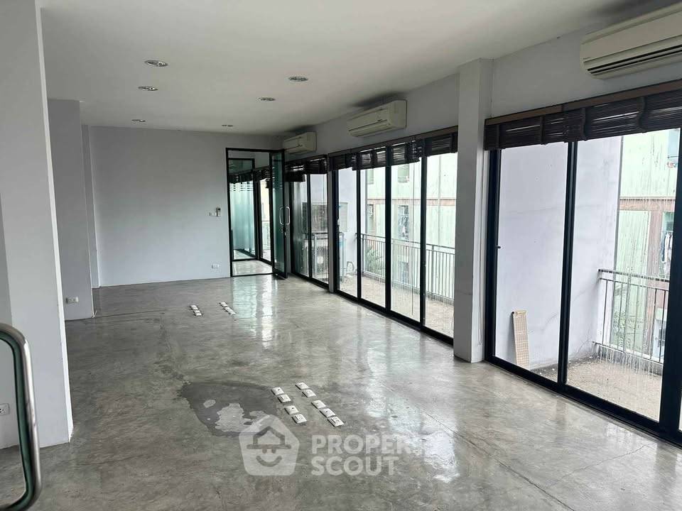 รูป คอนโด 10 ห้องนอน Clover Ladprao 83 ขนาด 700 ตร.ม. เขตวังทองหลาง 📍 (ID 2911359) - รูปที่ 22/27