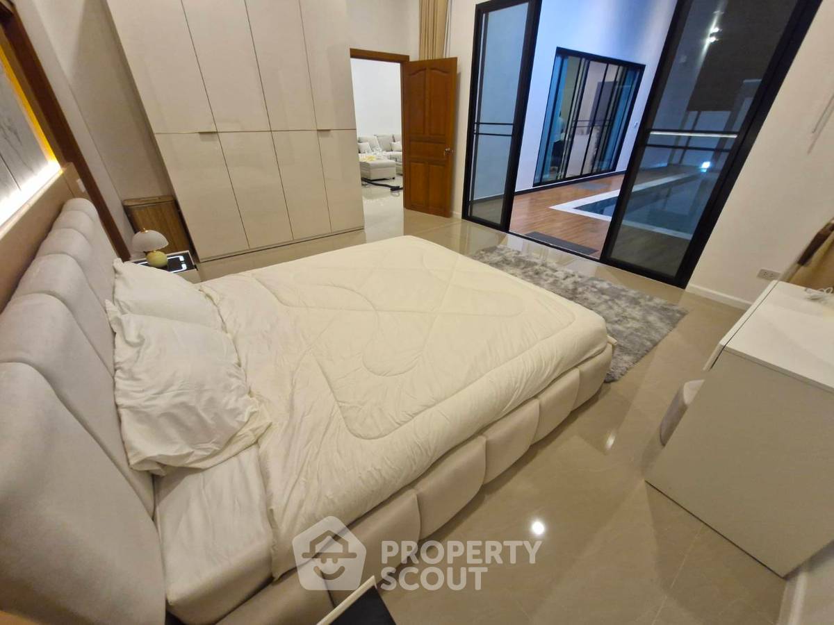 picture Pet-Friendly 4-BR Pool Villa In Pool Villa Bang Lamung, Pong (ID 2912910) - 16/18