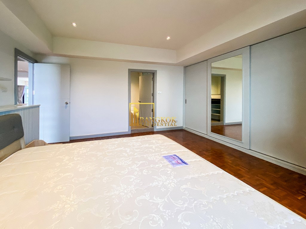 รูป Renovated 3 Bedroom Apartment in Sukhumvit 19 - BR0838AP - รูปที่ 12/30