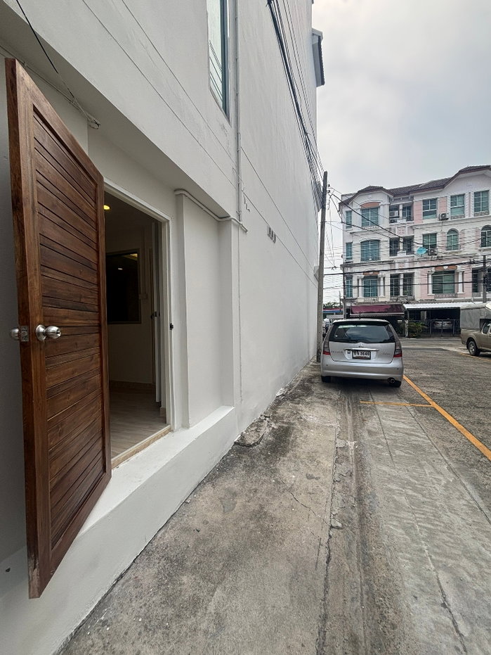 รูป 💥ขายโฮมออฟฟิศ 4 ชั้น โครงการบ้านกลางเมือง พระรามเก้า-ลาดพร้าว | รีโนเวทใหม่พร้อมอยู่ - รูปที่ 32/33