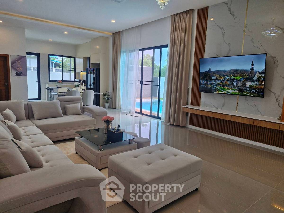 picture Pet-Friendly 4-BR Pool Villa In Pool Villa Bang Lamung, Pong (ID 2912910) - 5/18