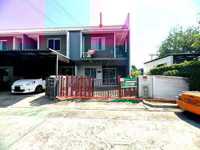 Townhouses for sale : TOWN HOUSE 35.3 Sq.w. Sai Noi Nonthaburi for 2.2M