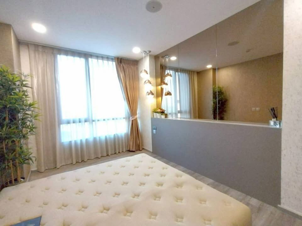 picture Brown Condo phaholyothin             67 - 5/15