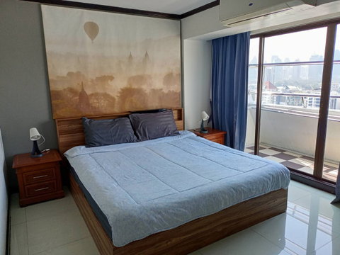 P-150560 — ขายด่วนคอนโดไซส์ใหญ่พิเศษ! Omni Tower Sukhumvit Nana 3 นอน ชั้น 16 ใกล้ BTS นานา ราคา 7 ล้านบาท โทร 085-592-2897 Line: @easythaihome