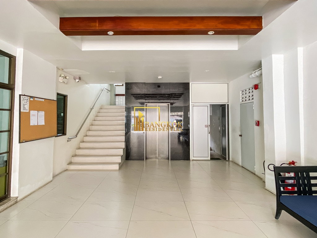 รูป Renovated 3 Bedroom Apartment in Sukhumvit 19 - BR0838AP - รูปที่ 28/30