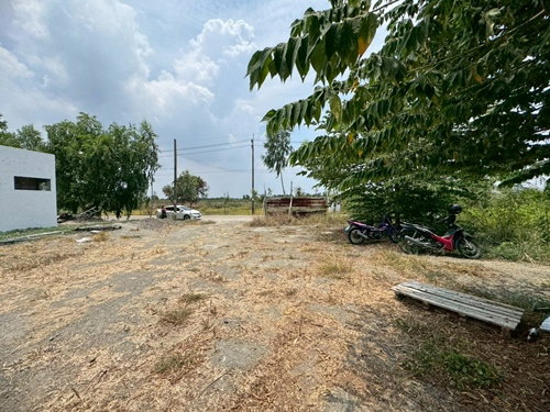 รูป ขายที่ดินสวย ถมแล้วพร้อมใช้ ซอยสุวินทวงศ์ 47 เพียง 1.25 ล้านบาท! 🏡 (N.2094) - รูปที่ 3/11