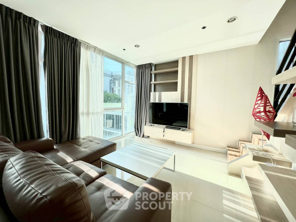 picture High-Floor 2-BR 70 Sqm Condo At The Sky Sukhumvit, BTS Udom Suk (ID 2911432) - 5/8