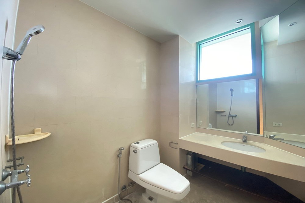 รูป ขายด่วน !!  Chatrium Riverside Condominium, 2 นอน, 2 น้ำ, ชั้นสูง 19++, ห้องนั่งเล่นกว้าง, ระเบียงกว้าง !! Code C20260500023 แต่งครบ, ราคาพิเศษ!!📣📣 - รูปที่ 9/9