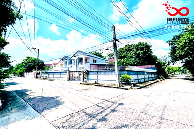 ขายบ้านเดี่ยว : ขายบ้านเดี่ยว หมู่บ้านธารารมณ์  2ชั้น หลังมุม  125 ตรว.รามคำแหง 150  ถนนรามคำแหง