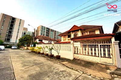 บ้านเดี่ยว ถนนรัชดา-รามอินทรา : ขายบ้านหลังมุม 2 ชั้น นวมินทร์ 74 ถนนรามอินทรา-นวมินทร์  ใกล้วงแหวนกาญจนาภิเษก