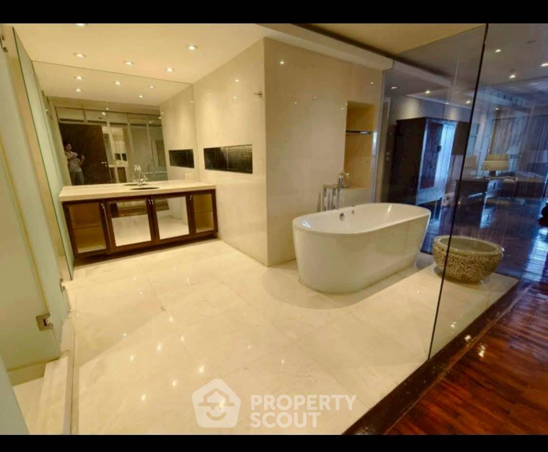 รูป คอนโด 2 ห้องนอน ชั้นสูง 18 267 ตร.ม. Nusa State Tower คอนโดมิเนียม ใกล้ BTS สะพานตากสิน 400 ม. (ID 2915005) - รูปที่ 11/15