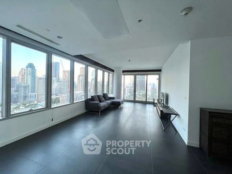 Spacious 2-BR 126 Sqm At 185 Rajadamri Near BTS Ratchadamri (ID 2913144)