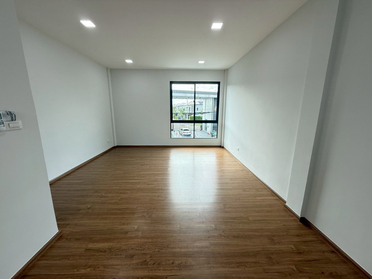 รูป #ขาย / เช่า โฮมออฟฟิศ 3 ชั้น DISTRICT พหลโยธิน–วิภาวดี | AP Home Office   มี 3ห้องนอน 4 ห้องน้ำ โฮมออฟฟิศทำเลดีในโครงการคุณภาพจาก AP  - รูปที่ 17/18