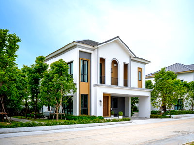 Houses for sale Frost Magical Ice of Siam : House for Sale Nong Pla Lai East Pattaya Modern Family