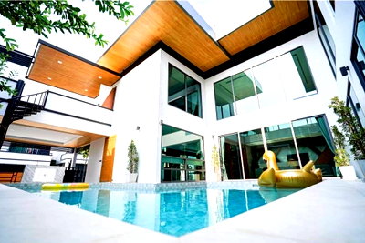 เช่าบ้านเดี่ยว ชลบุรี : Luxury Villa for Rent Thung Klom East Pattaya