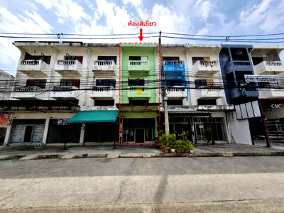 Shophouses for sale Thanyaburi Road : Commercial building for sale in Benjasap Village, Rangsit, Khlong 6, Pathum Thani.