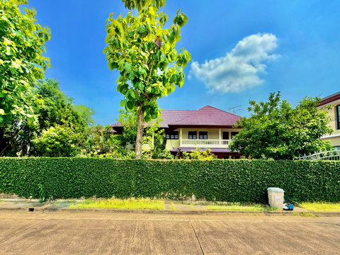 ขายบ้านเดี่ยวหลังใหญ่ 216 ตร.ว. กฤษดานคร18 ทิศใต้รับลม พื้นที่ใช้สอยครบครัน 4 นอน 5 น้ำ ย่านศาลาธรรมสพน์ - เพียง 14.9 ล้าน!