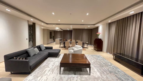 Luxury Penthouse For Sale Ton Son One Residence in the Heart of Bangkok 5mins to Central Embassy