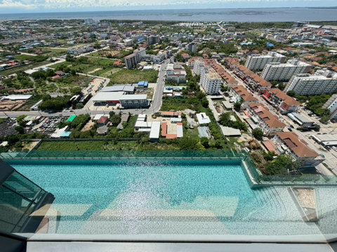 Special Price: Casalunar Mesto, 2 Bedrooms, 2 Bathrooms, 31st Floor, 66 sq m: Fully Furnished, Ready to Move In.