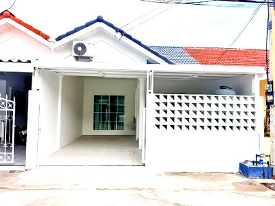 ทาวน์โฮม พิพิธภัณฑ์ยางพารา  : Townhouse for Sale Soi Khao Noi East Pattaya