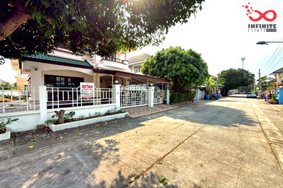 บ้านเดี่ยว ถนนรัตนาธิเบศร์ : ขายบ้านเดี่ยว ดิ เอมเมอรัลด์ การ์เด้น 1  ภัทรนิเวศน์ 2 บางบัวทอง 2 ชั้น 50ตร.ว. รีโนเวทใหม่