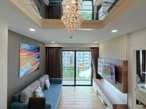 Dusit Grand Park Condo for Rent Jomtien Corner Unit Pool View