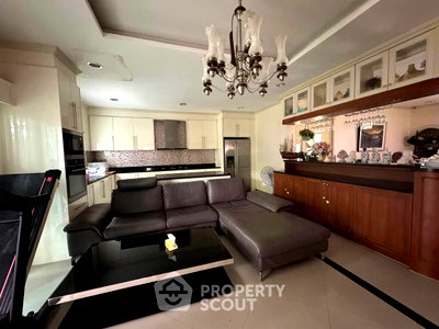เช่าบ้านเดี่ยว ชลบุรี : บ้านเช่า 4 ห้องนอน ศูนย์กลางพาร์ควิลเลจ อีสต์พัทยา (ID 2137973)