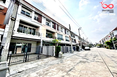 ทาวน์โฮม วิทยาลัยเทคนิคการสัตวแพทย์ : ขายทาวน์โฮม 3ชั้น ลาดพร้าววังหิน บ้านกลางเมือง ลาดพร้าว-เสนา 2 ใกล้รถไฟฟ้า