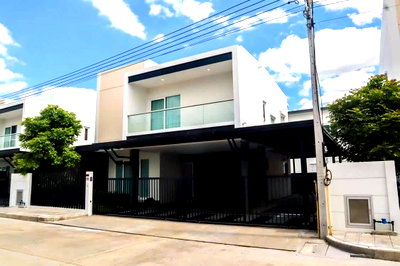 เช่าบ้านเดี่ยว ศาลหลักเมืองจังหวัดเชียงใหม่ : บ้านเช่าเชียงใหม่ หมู่บ้าน Palm Ville เฟอร์นิเจอร์ครบ พร้อมอยู่ ใกล้นิมมาน สนามบินเชียงใหม่ (R1156) T.0946511456