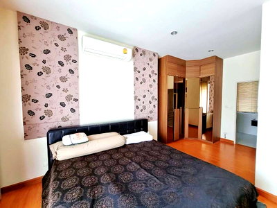 Houses for sale : For Sell at    Lakeview Park Village, Bangna