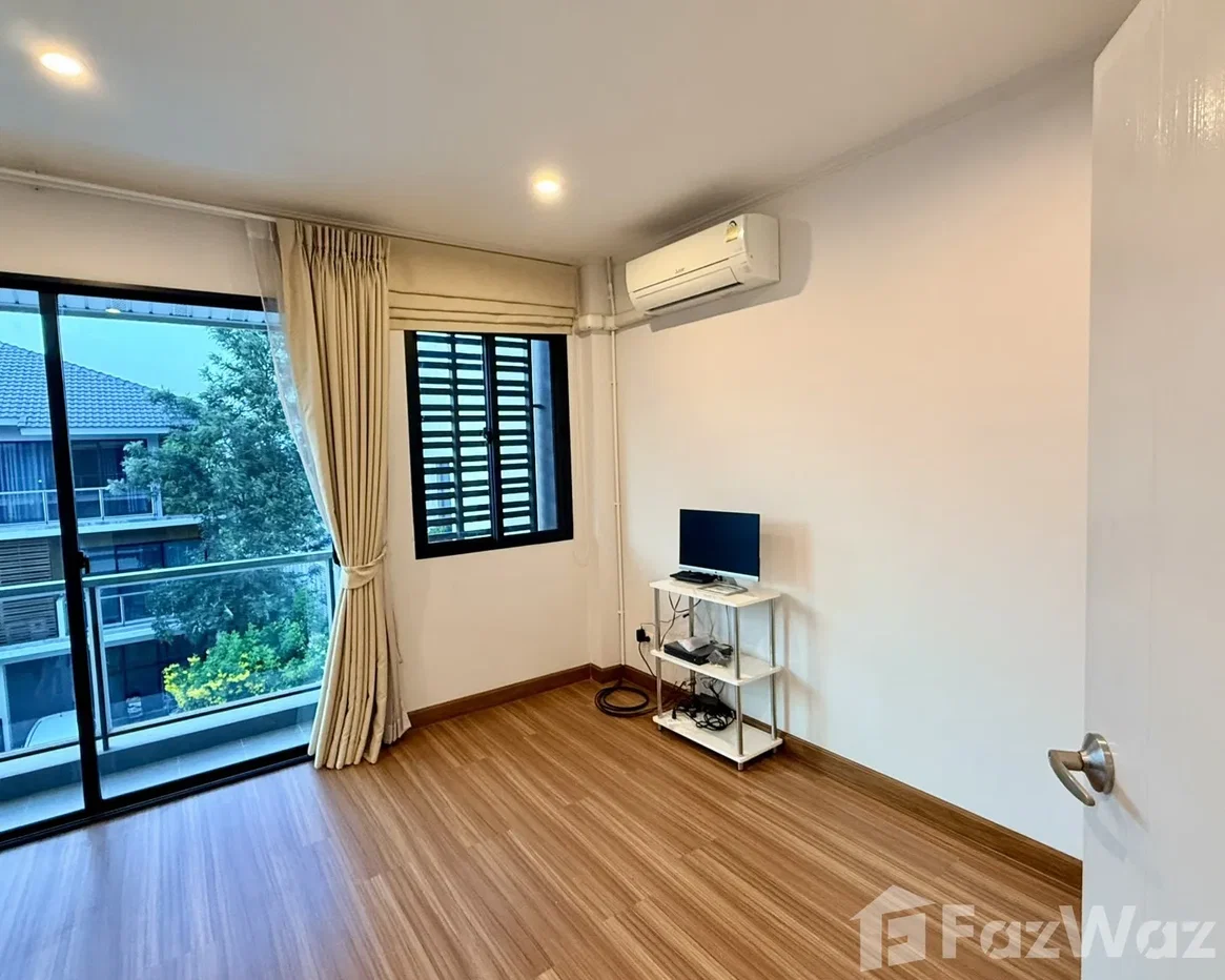 รูป ทาวน์โฮม 3 ชั้น หลังมุม พื้นที่ใหญ่ พร้อมเข้าอยู่ 6288845 - รูปที่ 11/21