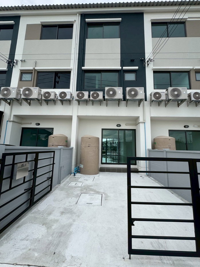 รูป #ขาย / เช่า โฮมออฟฟิศ 3 ชั้น DISTRICT พหลโยธิน–วิภาวดี | AP Home Office   มี 3ห้องนอน 4 ห้องน้ำ โฮมออฟฟิศทำเลดีในโครงการคุณภาพจาก AP  - รูปที่ 5/18