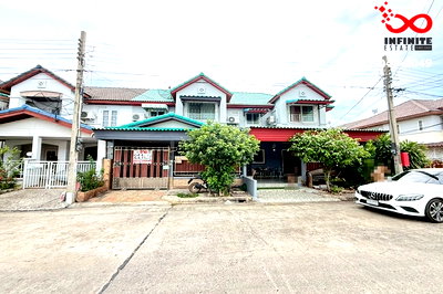 ทาวน์โฮม นนทบุรี : ขายทาวน์เฮาส์ 2 ชั้น บ้านลุมพินี บางบัวทอง 21 ตรว. ต่อเติมครบ ใกล้ MRT 