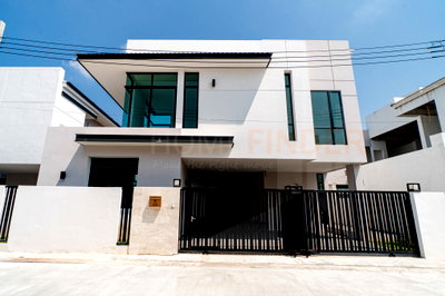บ้านเดี่ยว กรุงเทพมหานคร : The Master Ekamai - Ramintra 4 bedrooms, for sale